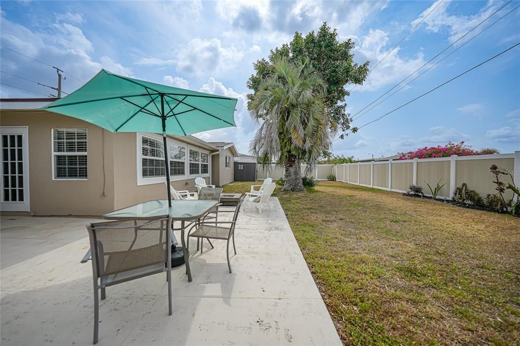 For Sale: $259,900 (2 beds, 2 baths, 1412 Square Feet)