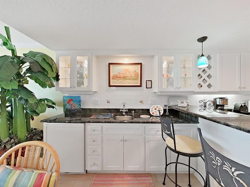 Recently Sold: $950,000 (2 beds, 2 baths, 1440 Square Feet)