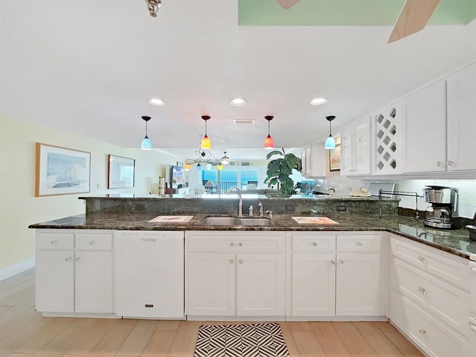 Recently Sold: $950,000 (2 beds, 2 baths, 1440 Square Feet)