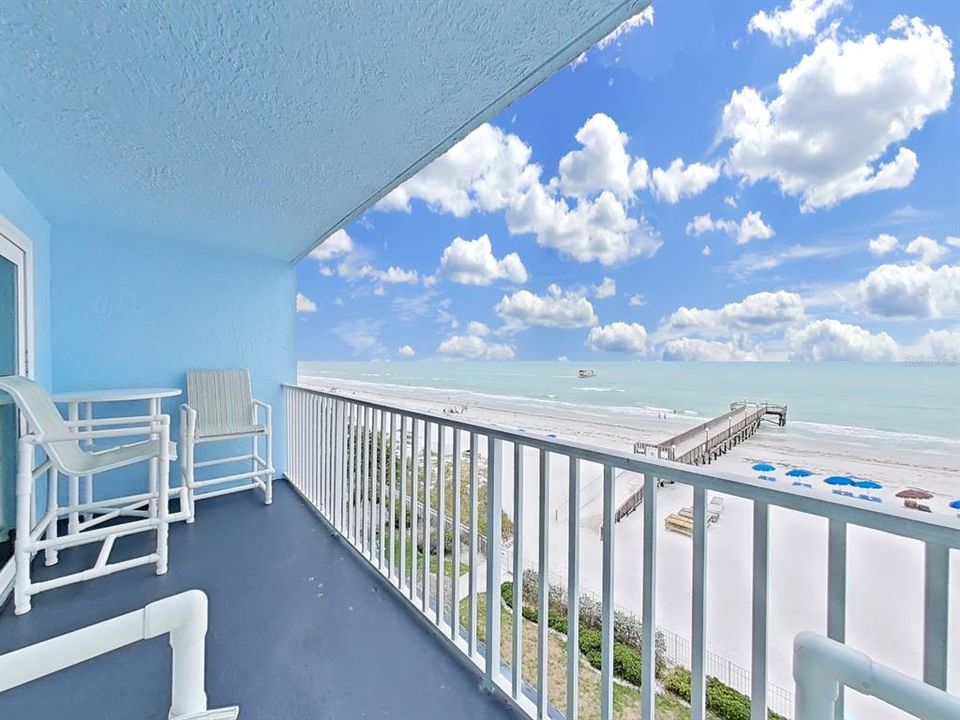 Recently Sold: $950,000 (2 beds, 2 baths, 1440 Square Feet)