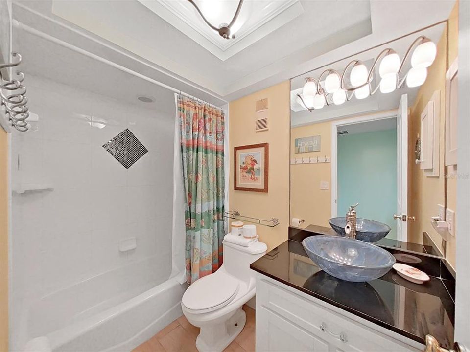 最近售出: $950,000 (2 贝兹, 2 浴室, 1440 平方英尺)