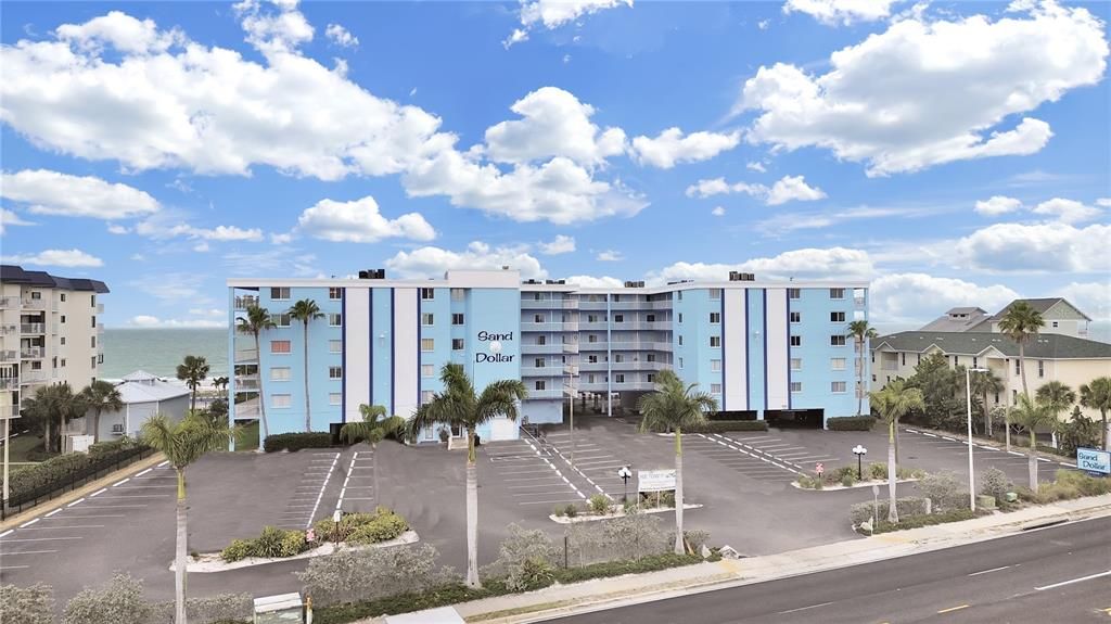 Recently Sold: $950,000 (2 beds, 2 baths, 1440 Square Feet)