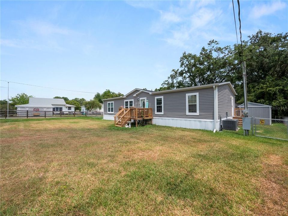 Active With Contract: $257,900 (3 beds, 2 baths, 1456 Square Feet)