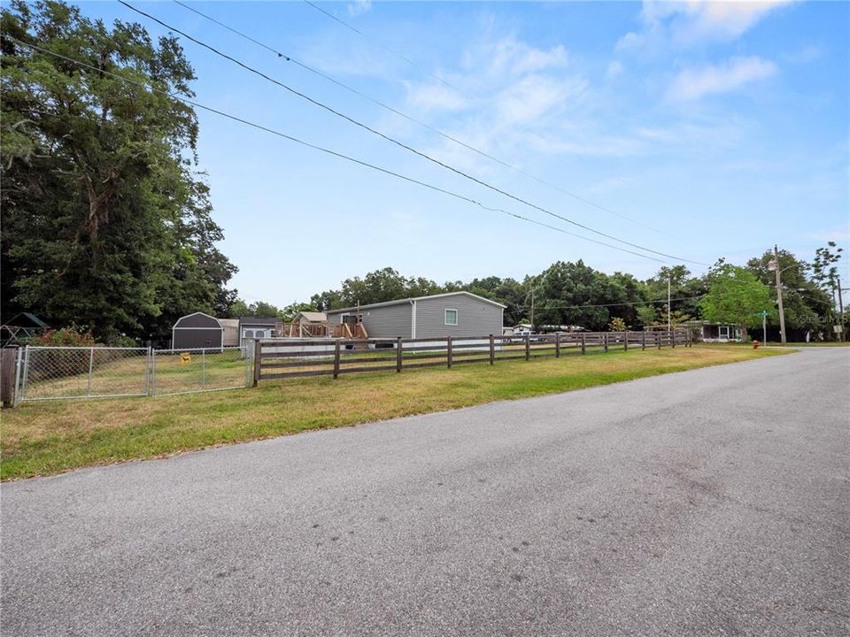 Active With Contract: $257,900 (3 beds, 2 baths, 1456 Square Feet)