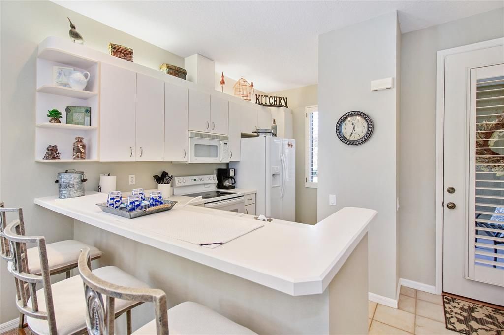 For Sale: $375,000 (2 beds, 2 baths, 1140 Square Feet)