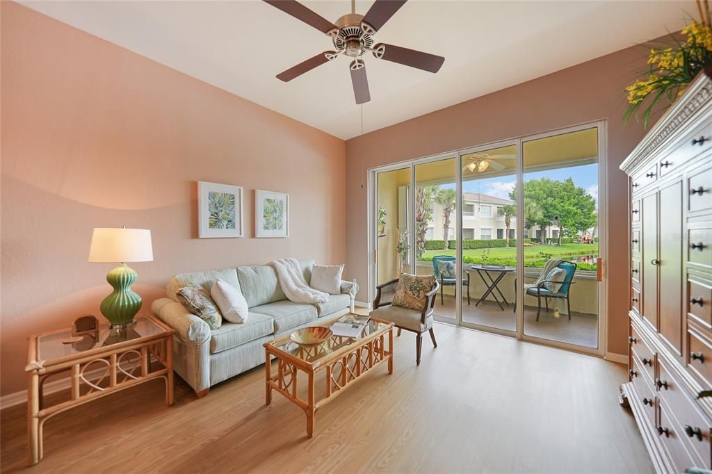 For Sale: $364,000 (2 beds, 2 baths, 1401 Square Feet)