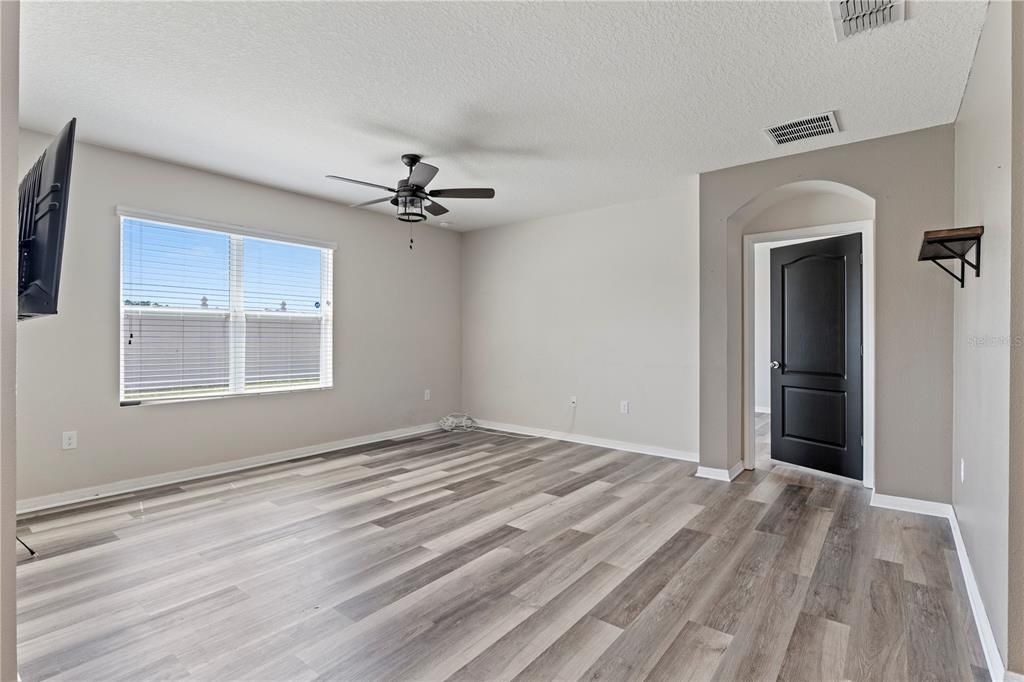 Active With Contract: $2,300 (4 beds, 2 baths, 1852 Square Feet)