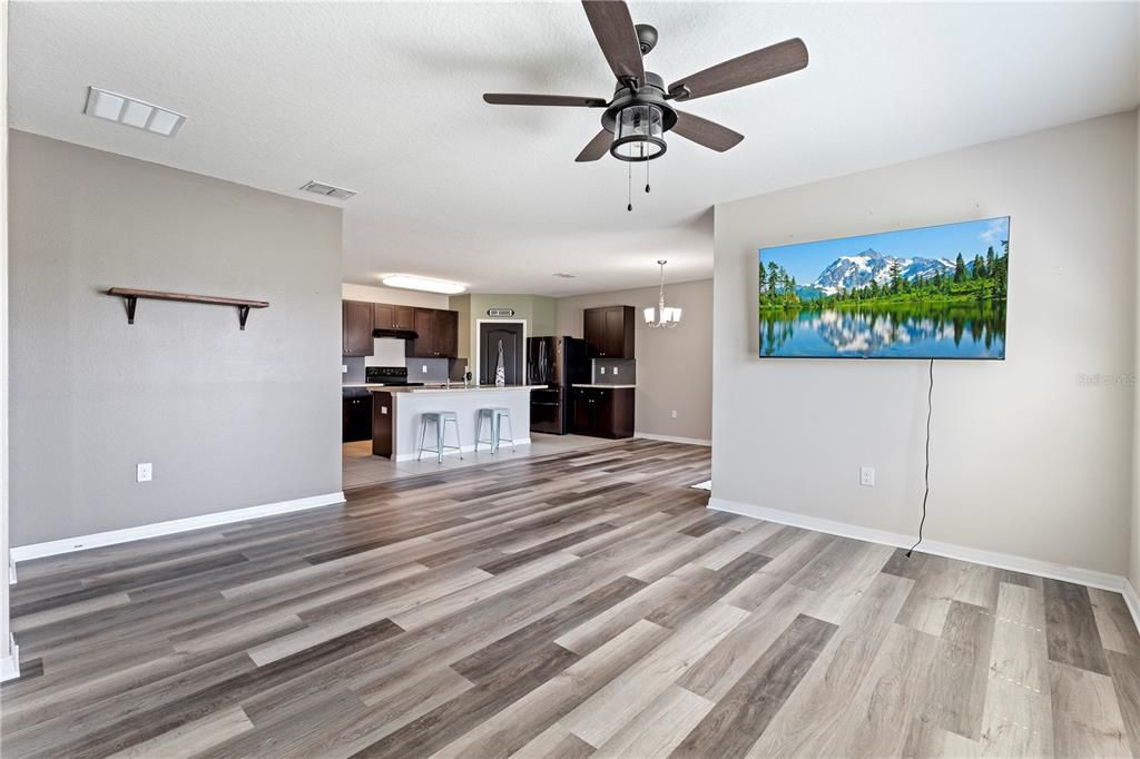 Active With Contract: $2,300 (4 beds, 2 baths, 1852 Square Feet)