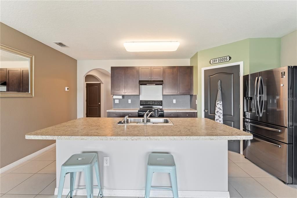 Active With Contract: $2,300 (4 beds, 2 baths, 1852 Square Feet)