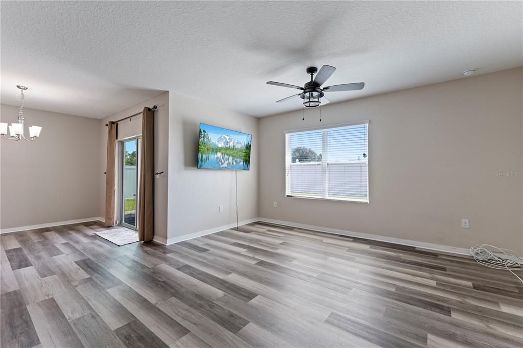 Active With Contract: $2,300 (4 beds, 2 baths, 1852 Square Feet)