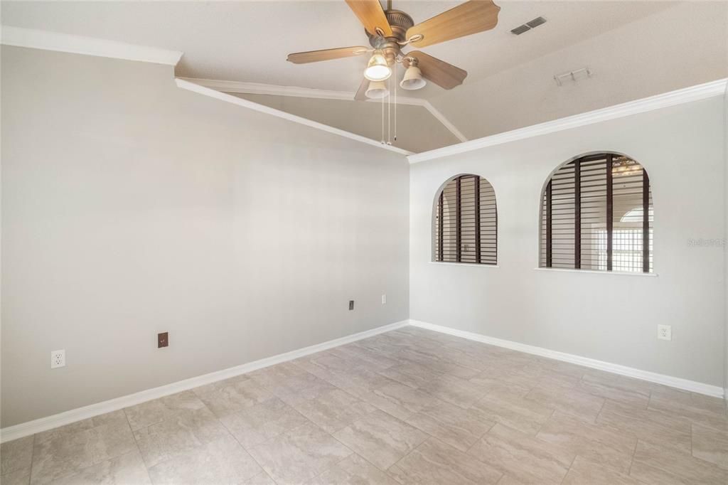 Active With Contract: $3,150 (3 beds, 2 baths, 1584 Square Feet)