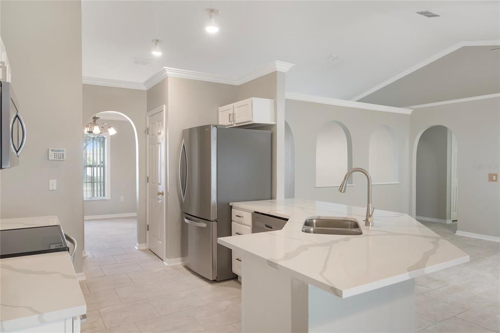 Active With Contract: $3,150 (3 beds, 2 baths, 1584 Square Feet)