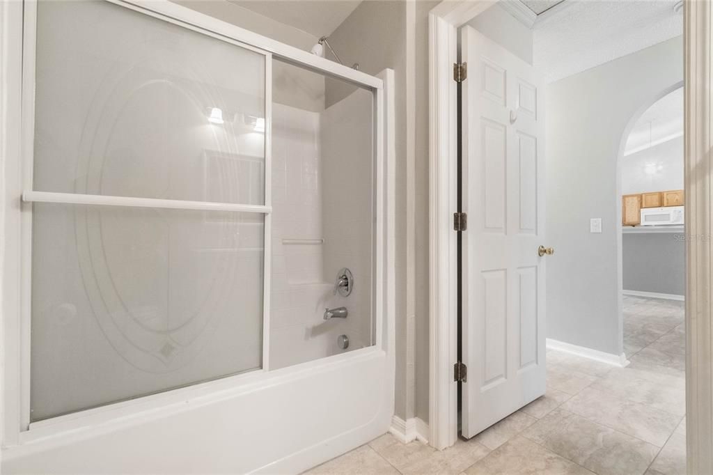 Active With Contract: $3,150 (3 beds, 2 baths, 1584 Square Feet)