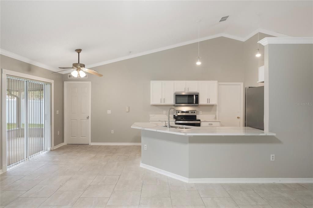 Active With Contract: $3,150 (3 beds, 2 baths, 1584 Square Feet)