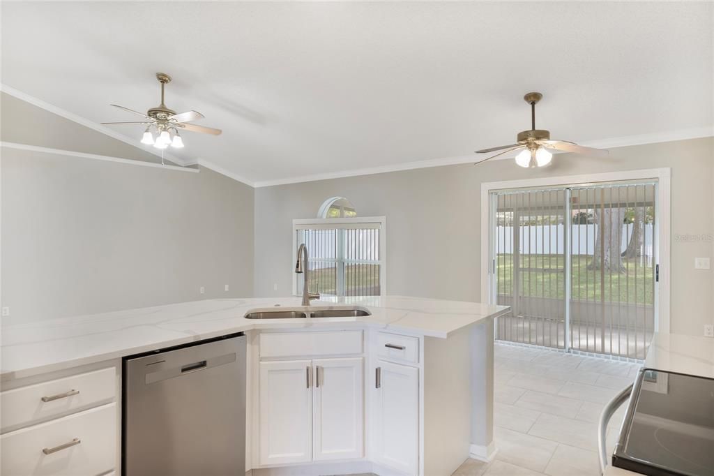 Active With Contract: $3,150 (3 beds, 2 baths, 1584 Square Feet)