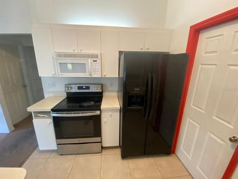 Active With Contract: $339,900 (3 beds, 2 baths, 1389 Square Feet)