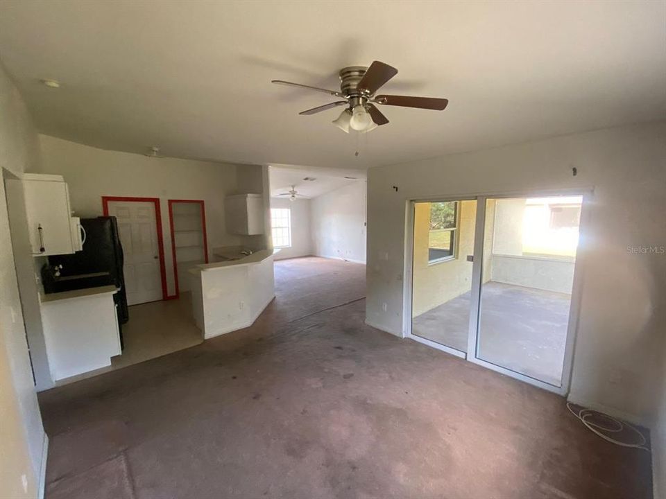 Active With Contract: $339,900 (3 beds, 2 baths, 1389 Square Feet)
