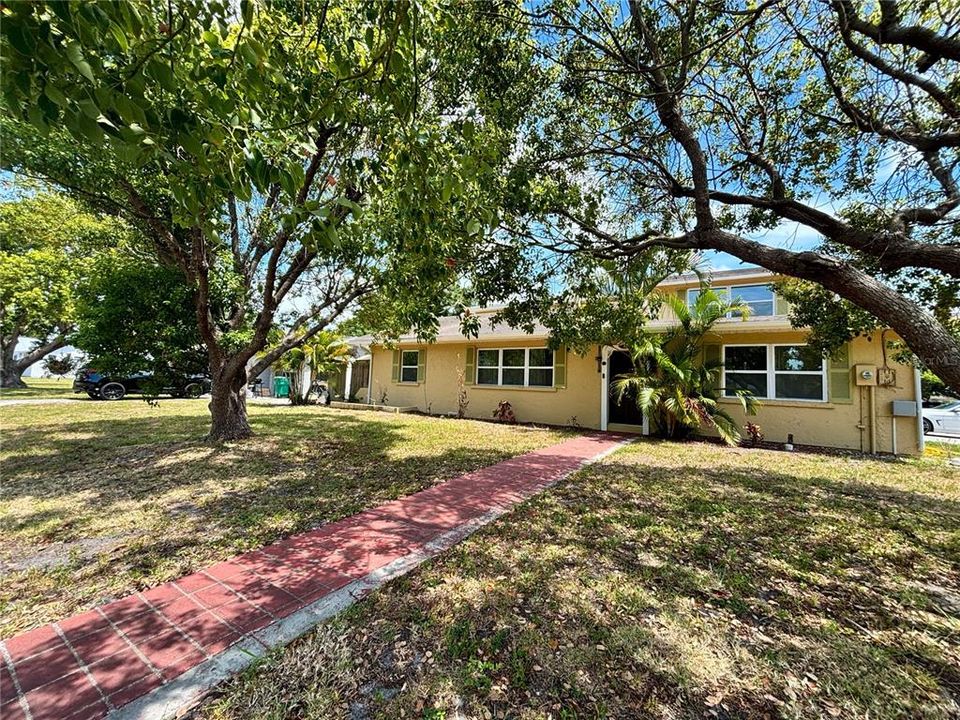 For Sale: $495,000 (3 beds, 2 baths, 2172 Square Feet)