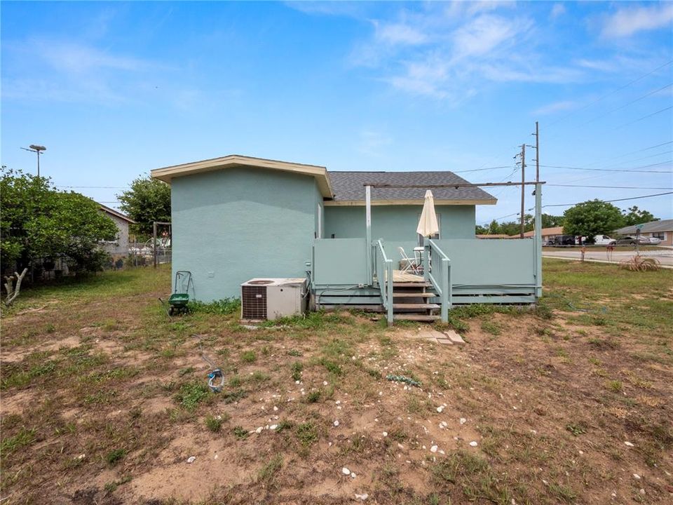 For Sale: $199,000 (2 beds, 1 baths, 672 Square Feet)