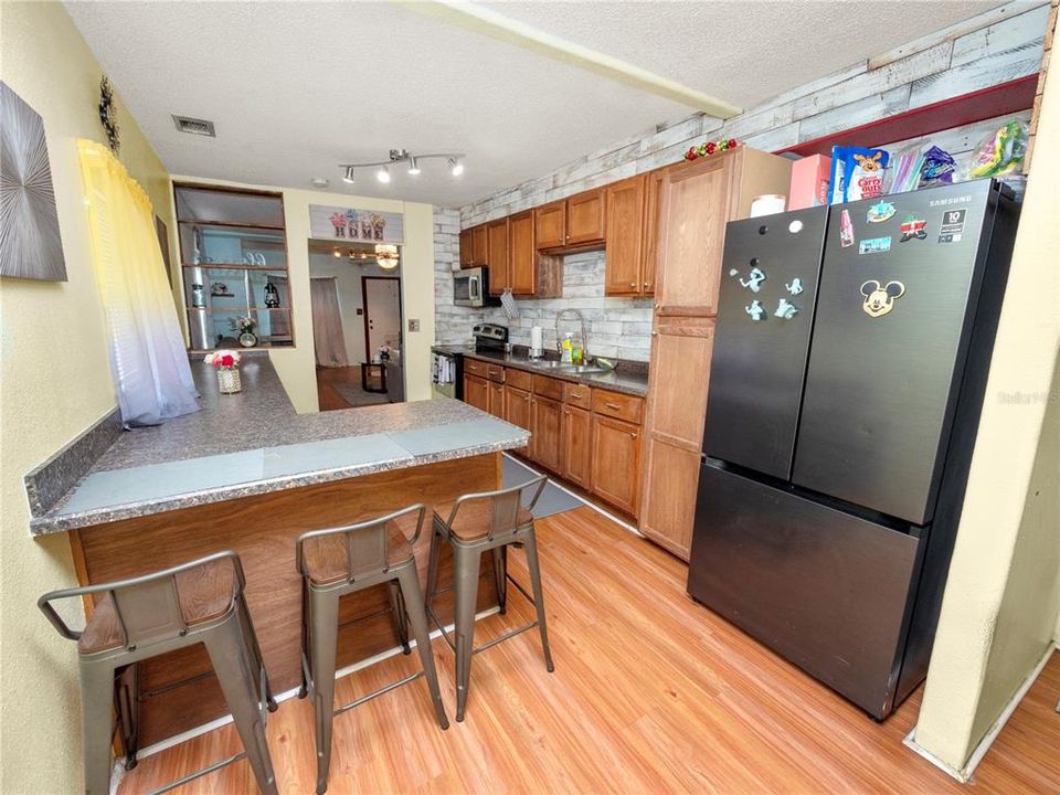 For Sale: $199,000 (2 beds, 1 baths, 672 Square Feet)