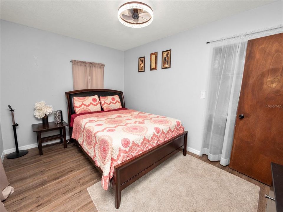 For Sale: $199,000 (2 beds, 1 baths, 672 Square Feet)