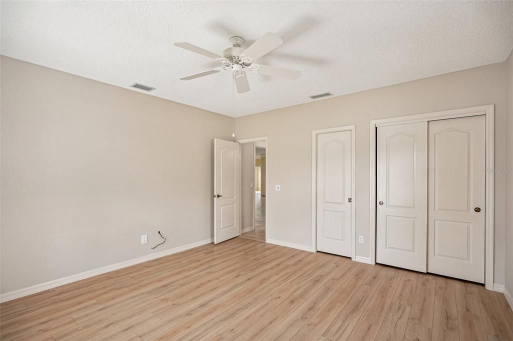 For Sale: $449,900 (3 beds, 2 baths, 2377 Square Feet)