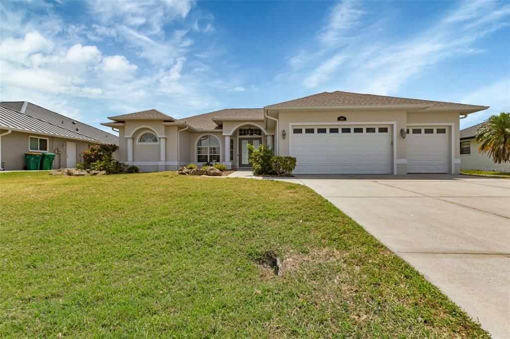 For Sale: $750,000 (3 beds, 3 baths, 2485 Square Feet)