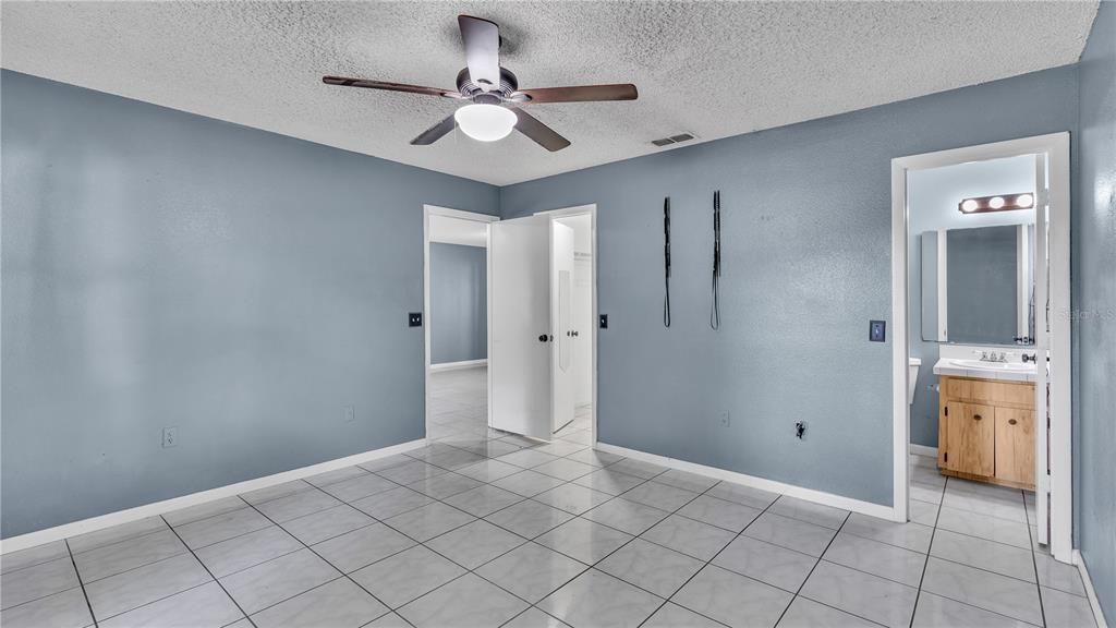 For Sale: $315,000 (3 beds, 2 baths, 1176 Square Feet)
