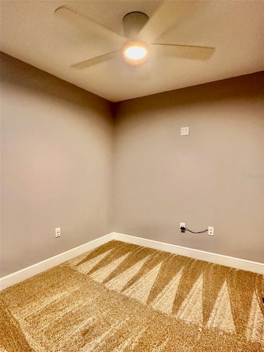 For Rent: $2,300 (1 beds, 1 baths, 997 Square Feet)