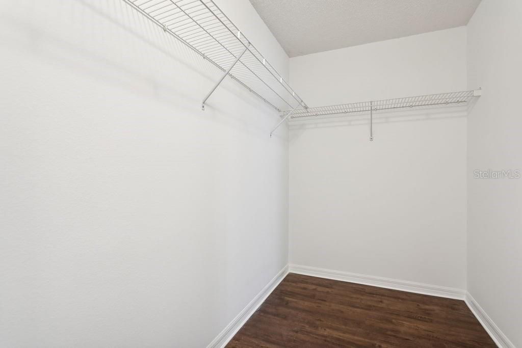 For Sale: $300,000 (3 beds, 2 baths, 1880 Square Feet)