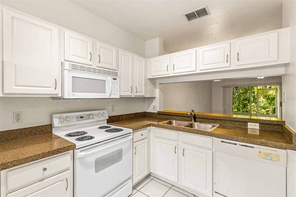 For Rent: $1,725 (2 beds, 2 baths, 1184 Square Feet)