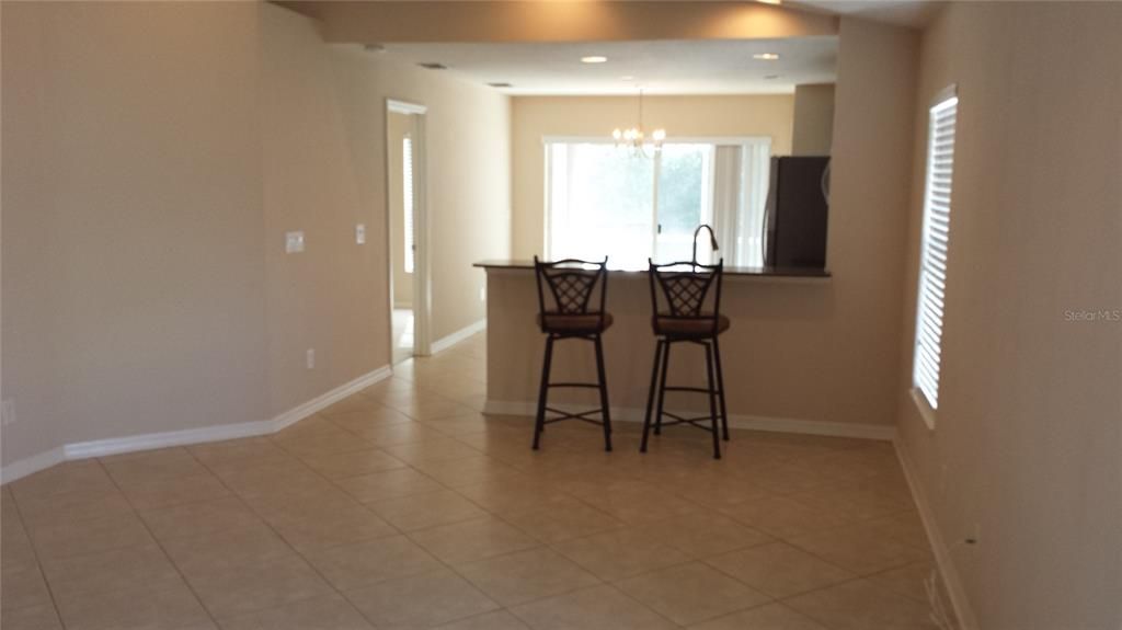Active With Contract: $2,200 (3 beds, 2 baths, 1280 Square Feet)