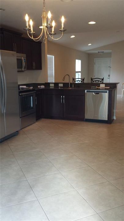 Active With Contract: $2,200 (3 beds, 2 baths, 1280 Square Feet)