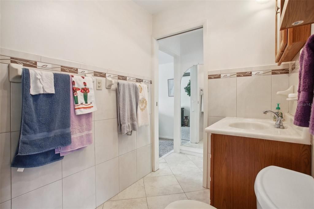 Active With Contract: $375,000 (3 beds, 2 baths, 1800 Square Feet)