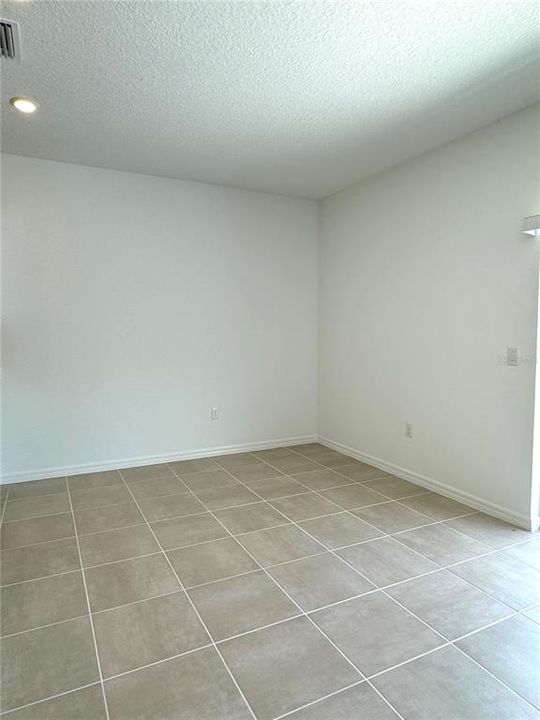 For Rent: $2,500 (3 beds, 2 baths, 1373 Square Feet)