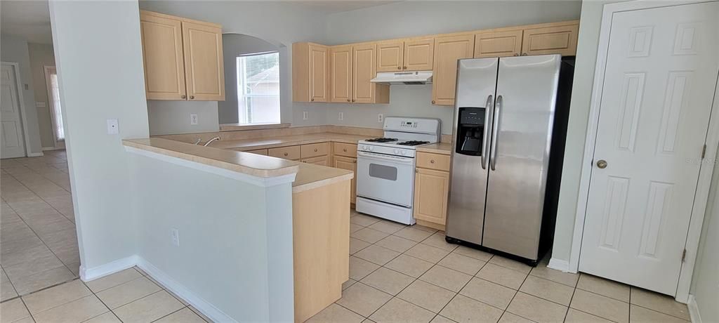 For Rent: $2,245 (4 beds, 2 baths, 1782 Square Feet)