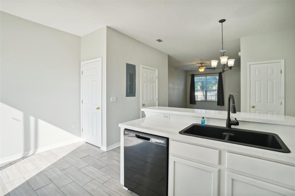 For Sale: $269,000 (2 beds, 2 baths, 1236 Square Feet)