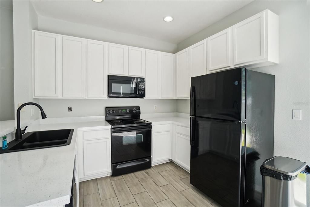 For Sale: $269,000 (2 beds, 2 baths, 1236 Square Feet)