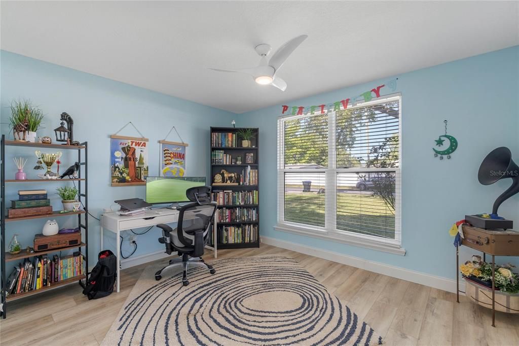 Recently Sold: $415,000 (3 beds, 2 baths, 1394 Square Feet)