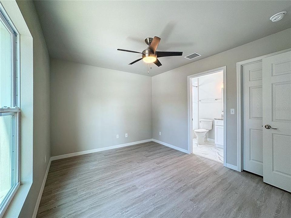 Active With Contract: $2,345 (3 beds, 2 baths, 1070 Square Feet)