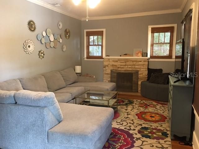 For Rent: $2,750 (2 beds, 1 baths, 1032 Square Feet)