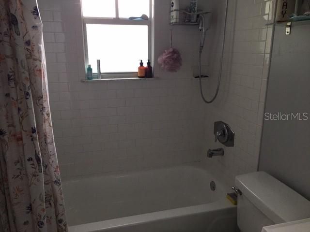 For Rent: $2,750 (2 beds, 1 baths, 1032 Square Feet)