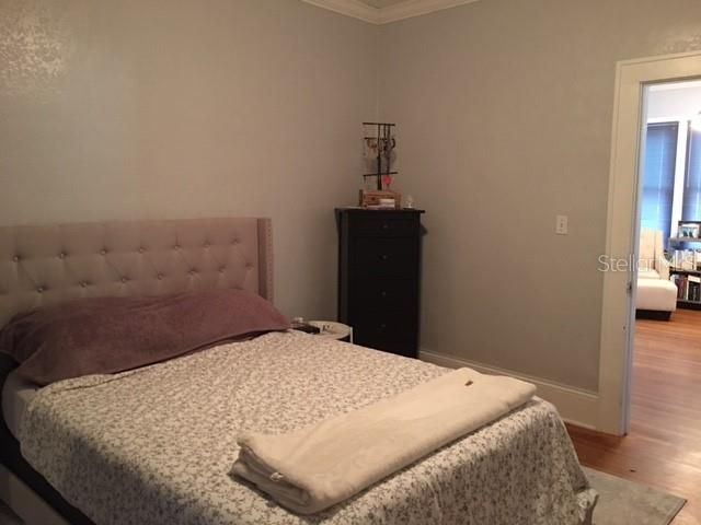 For Rent: $2,750 (2 beds, 1 baths, 1032 Square Feet)