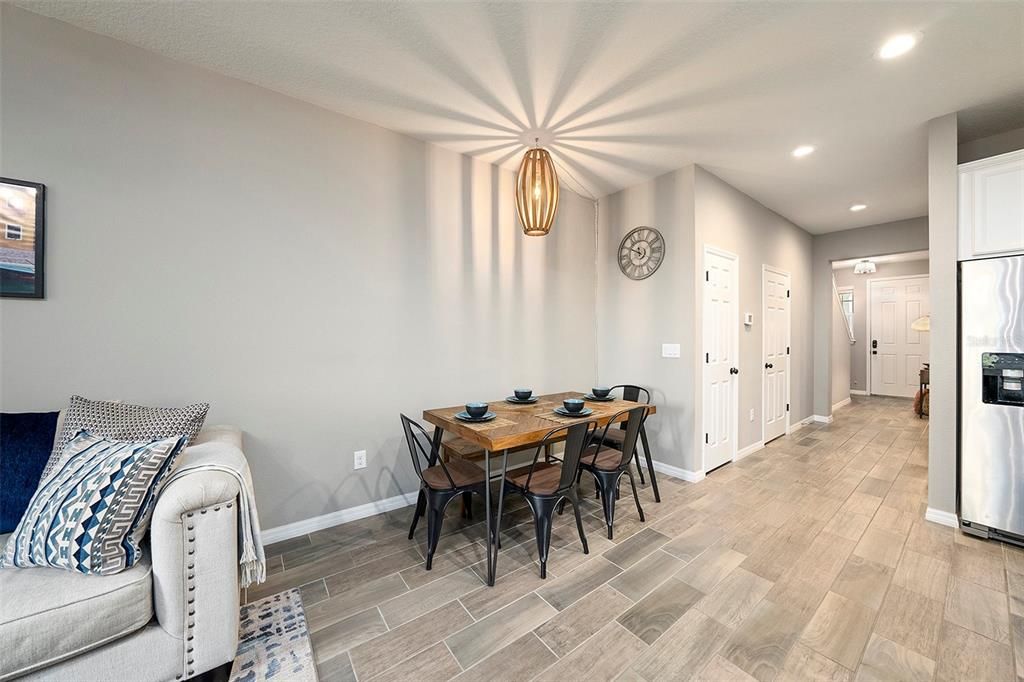 Active With Contract: $374,900 (3 beds, 2 baths, 1703 Square Feet)