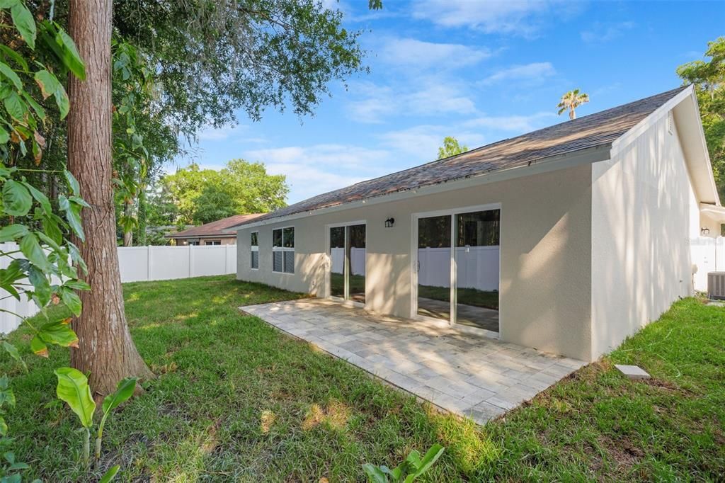 Active With Contract: $389,900 (3 beds, 2 baths, 1275 Square Feet)
