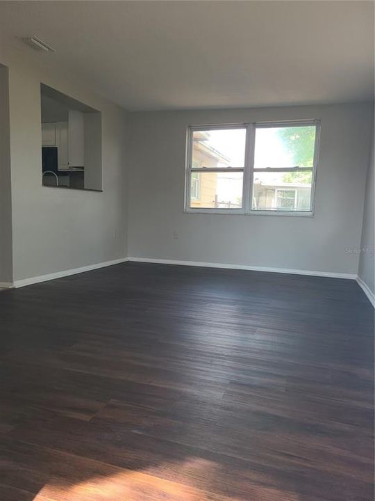 Vendido Recientemente: $199,900 (3 camas, 1 baños, 1320 Pies cuadrados)