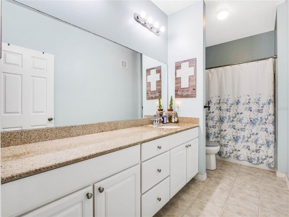 Active With Contract: $318,000 (3 beds, 2 baths, 1453 Square Feet)