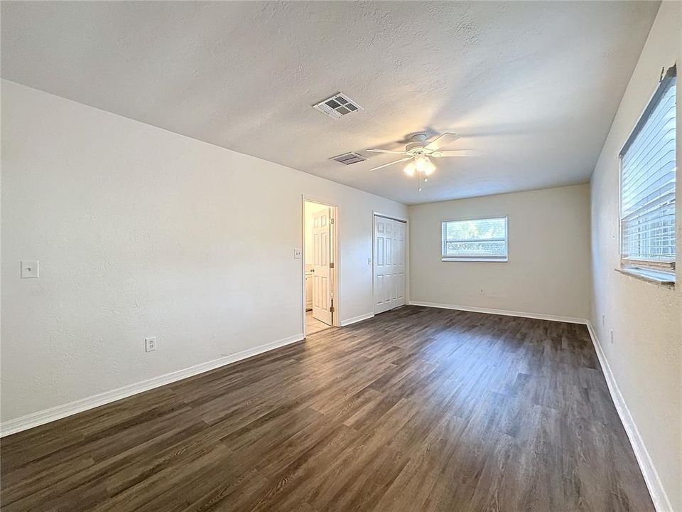 Recently Rented: $2,200 (3 beds, 2 baths, 1404 Square Feet)
