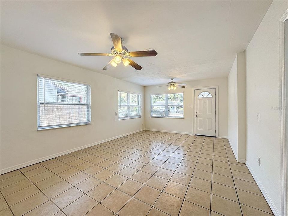 For Rent: $2,200 (3 beds, 2 baths, 1404 Square Feet)