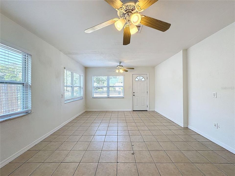 For Rent: $2,200 (3 beds, 2 baths, 1404 Square Feet)